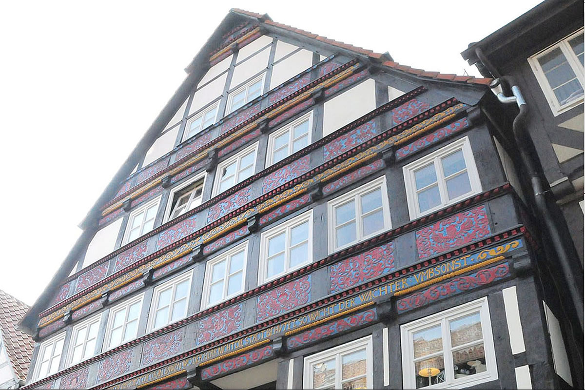Maler Hameln und Malerarbeiten Hannover mit Balkonsanierung Springe und Betonsanierung Bad Pyrmont